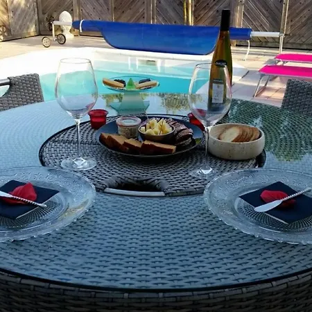 Chez Victoria Erdre 4* Нант